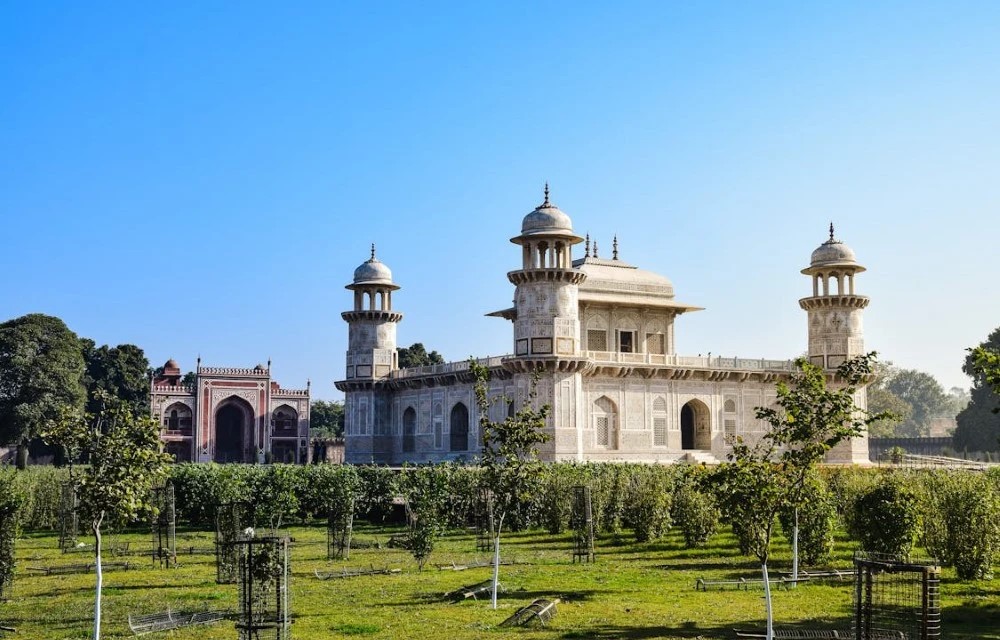 Lucky Restaurant & Guest House at Itmad-ud-Daulah