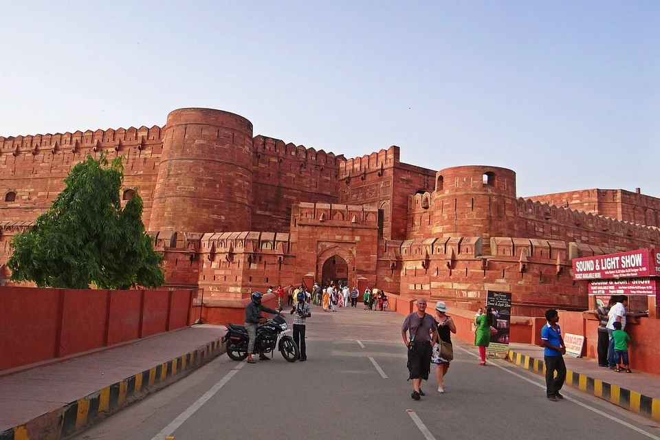 Lucky Restaurant & Guest House at Agra Fort