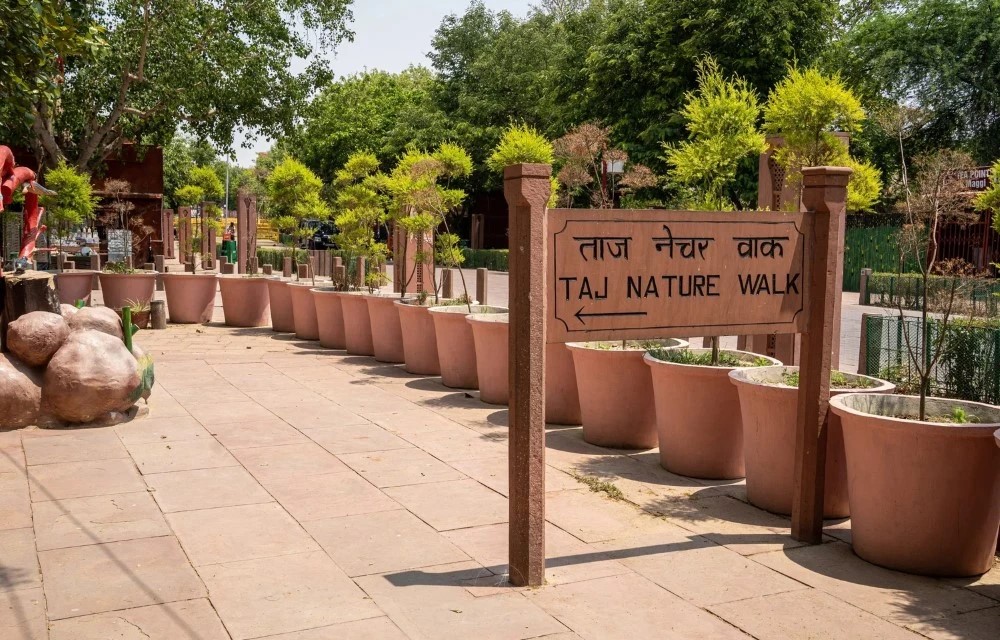 Lucky Restaurant & Guest House at Taj Nature Walk